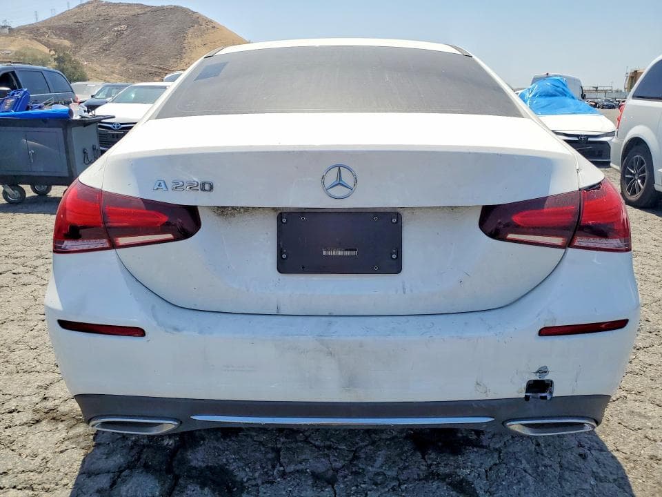 2022 MERCEDES-BENZ A 220 220 7