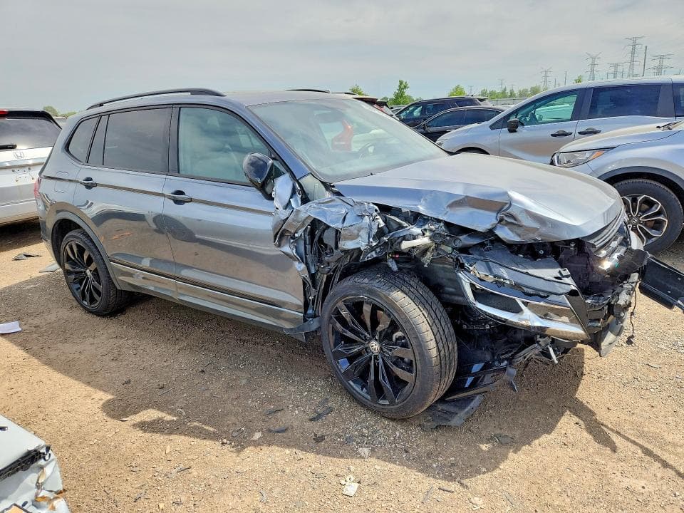 2021 VOLKSWAGEN TIGUAN SE 4