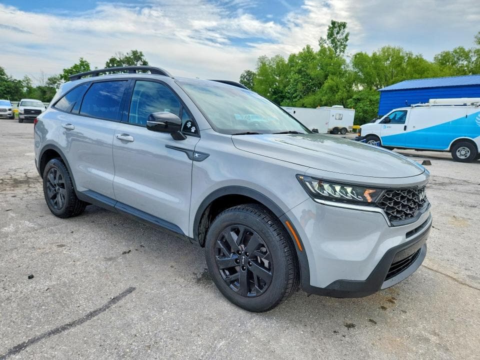 2022 KIA SORENTO S 4