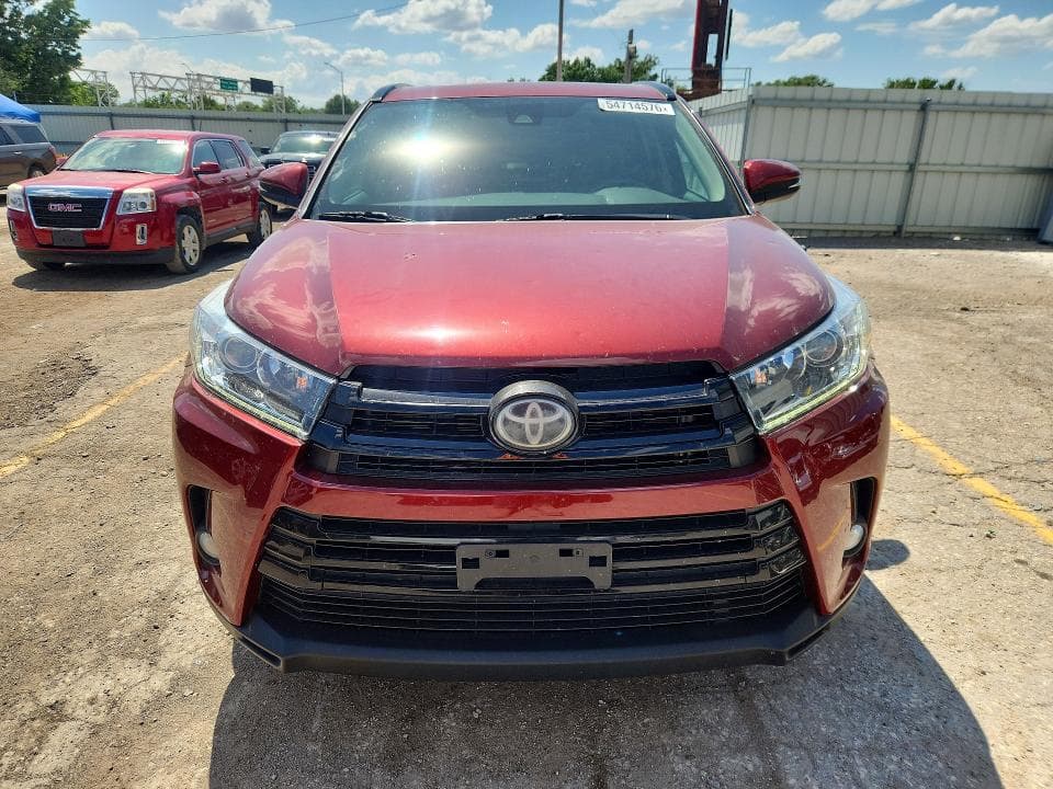 2017 TOYOTA HIGHLANDER SE 5