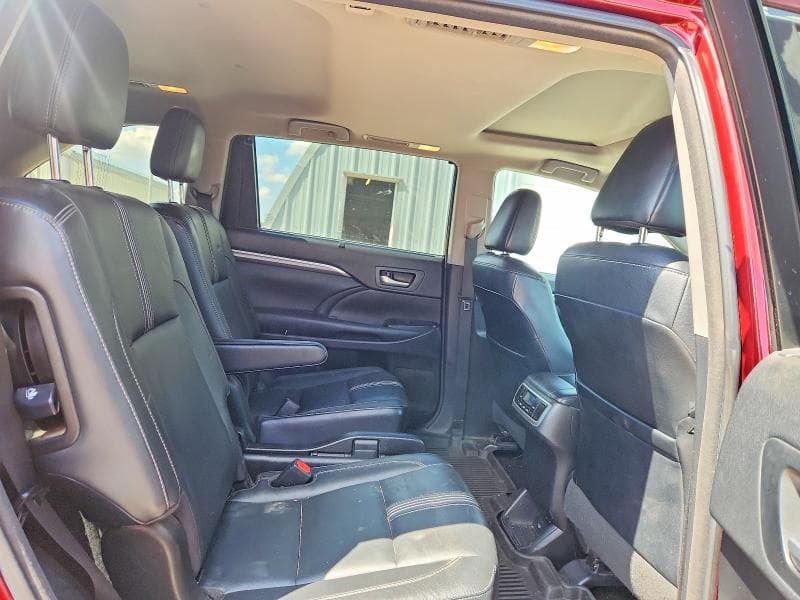 2017 TOYOTA HIGHLANDER SE 10