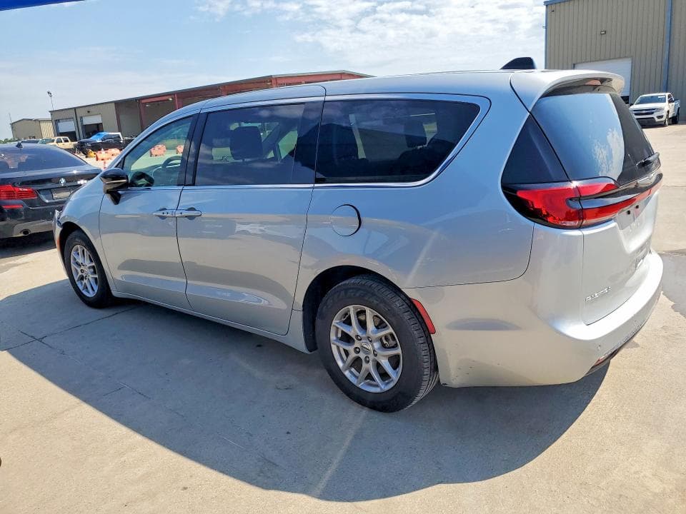 2024 CHRYSLER PACIFICA TOURING L 2