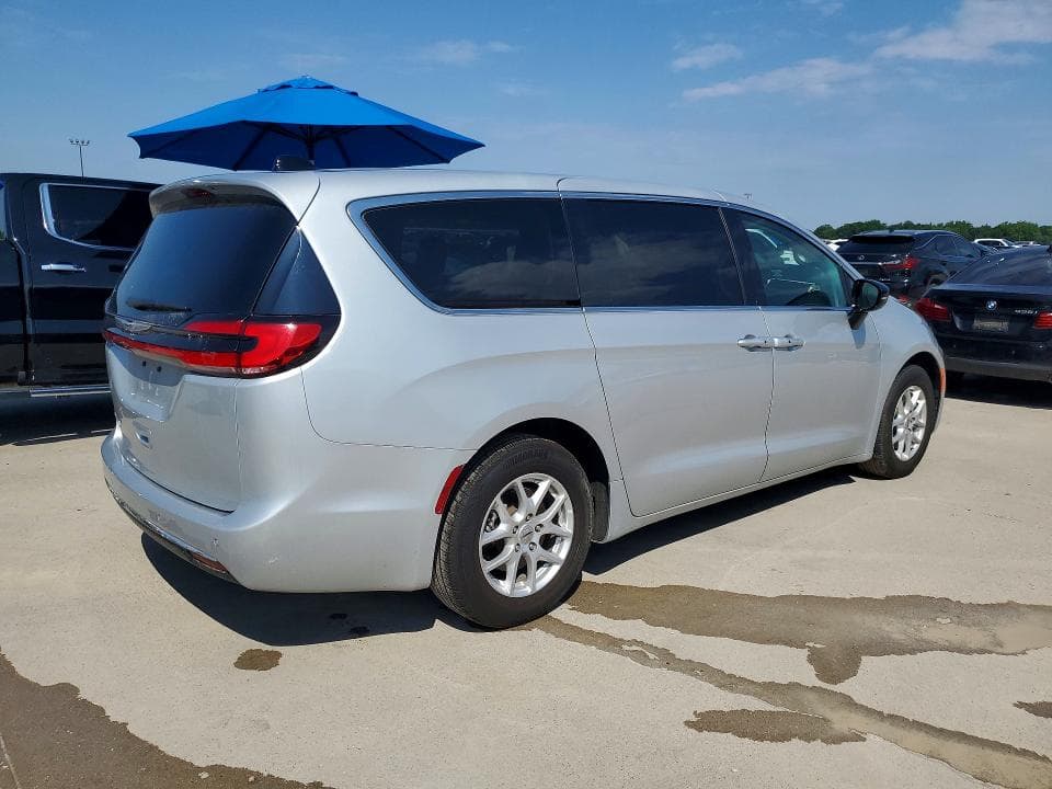 2024 CHRYSLER PACIFICA TOURING L 3
