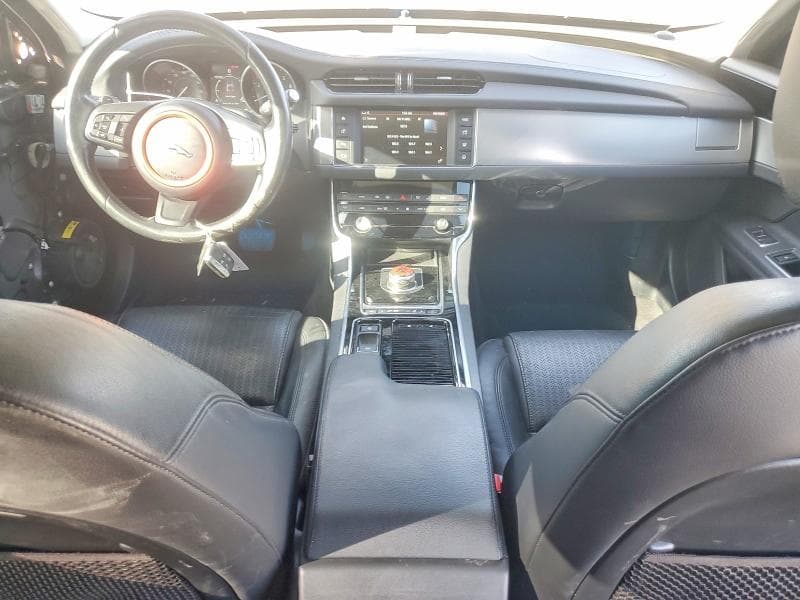 2017 JAGUAR XF PRESTIGE PRESTIGE 8