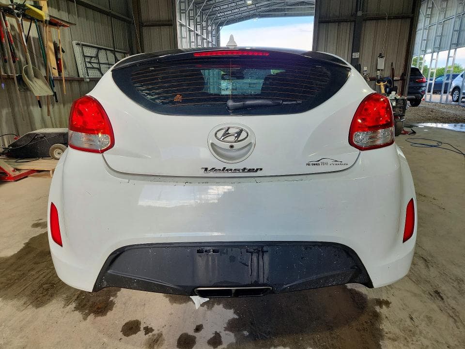 2016 HYUNDAI VELOSTER BASE 6