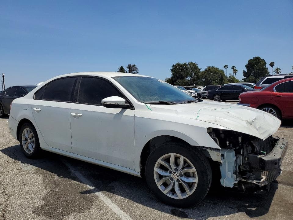 2018 VOLKSWAGEN PASSAT S 4