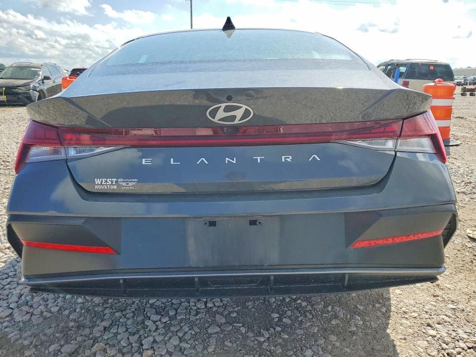 2024 HYUNDAI ELANTRA SEL 6