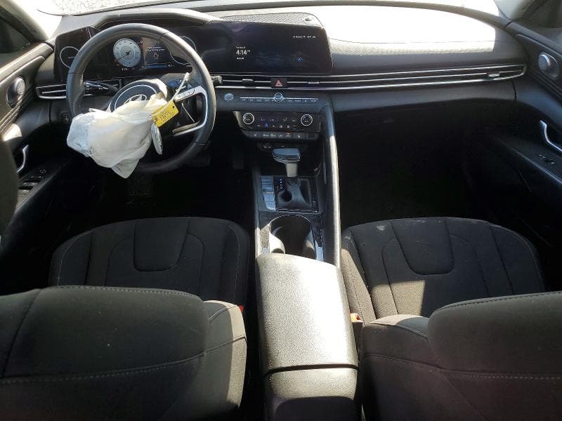 2024 HYUNDAI ELANTRA SEL 8