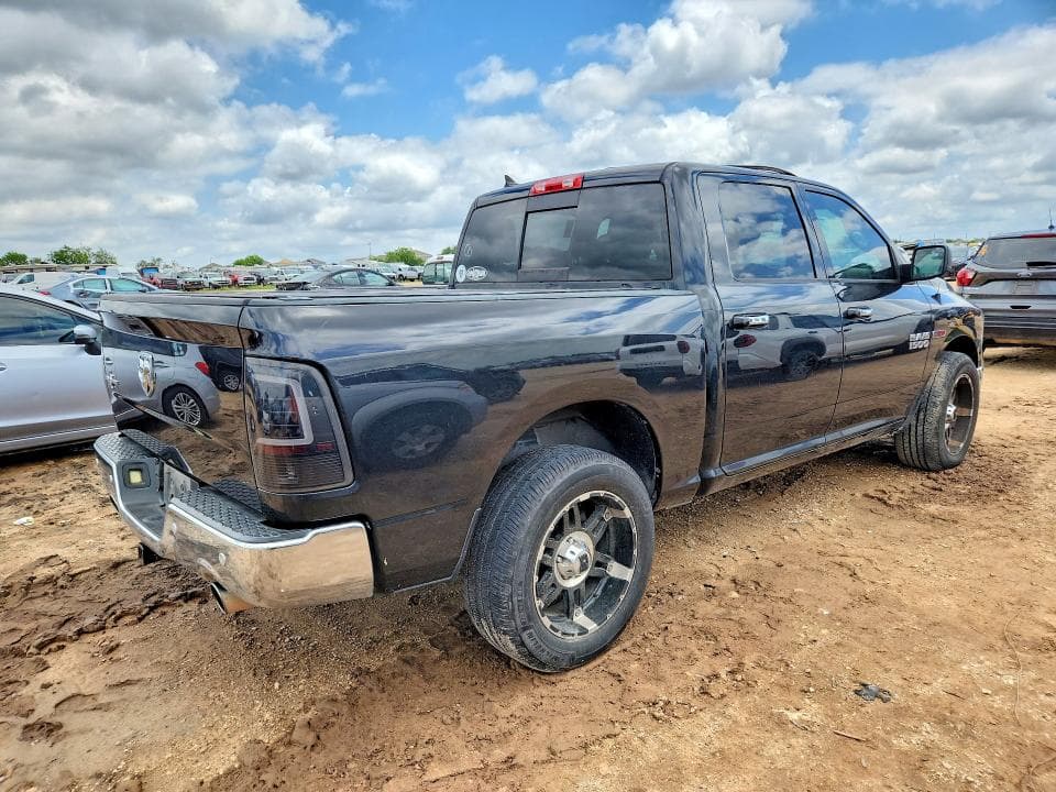 2017 RAM 1500 SLT 4