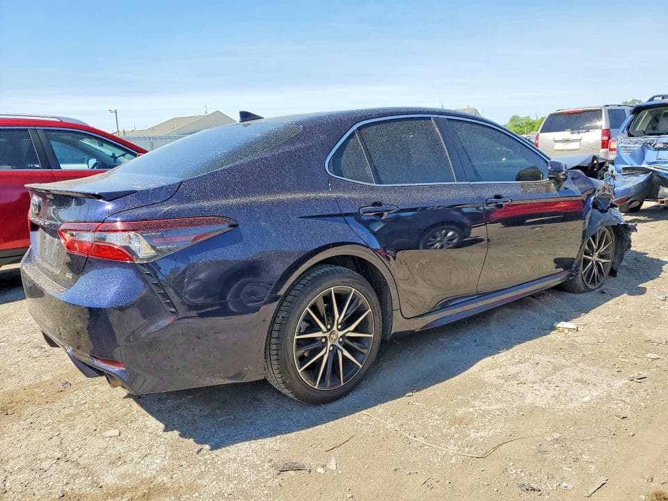 2021 TOYOTA CAMRY SE 3
