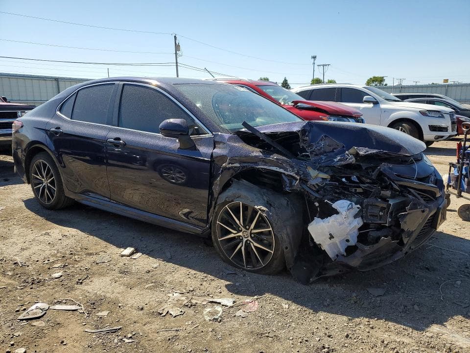 2021 TOYOTA CAMRY SE 4
