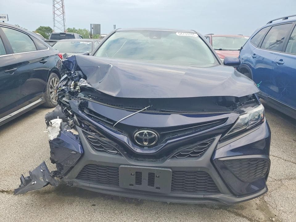 2021 TOYOTA CAMRY SE 5