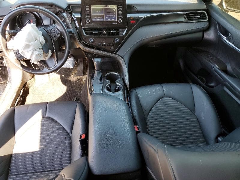 2021 TOYOTA CAMRY SE 8