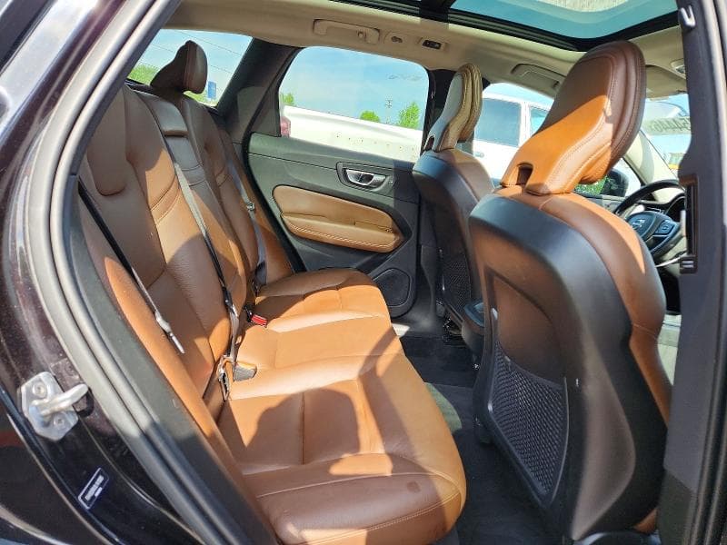 2020 VOLVO XC60 T5 MOMENTUM T5 MOMENTUM 12