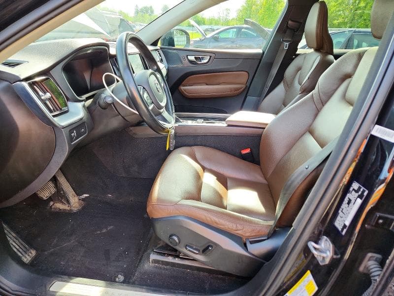 2020 VOLVO XC60 T5 MOMENTUM T5 MOMENTUM 8