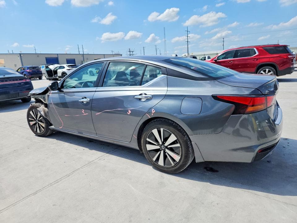 2022 NISSAN ALTIMA SV 2