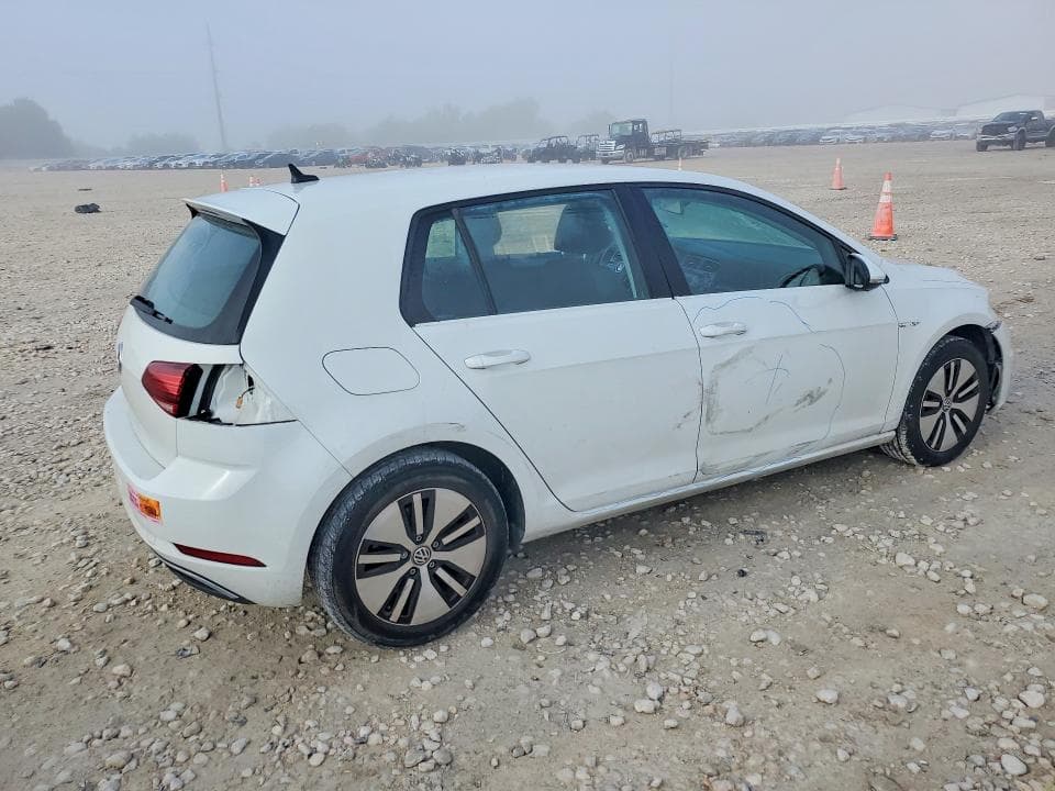 2017 VOLKSWAGEN E-GOLF SE 3