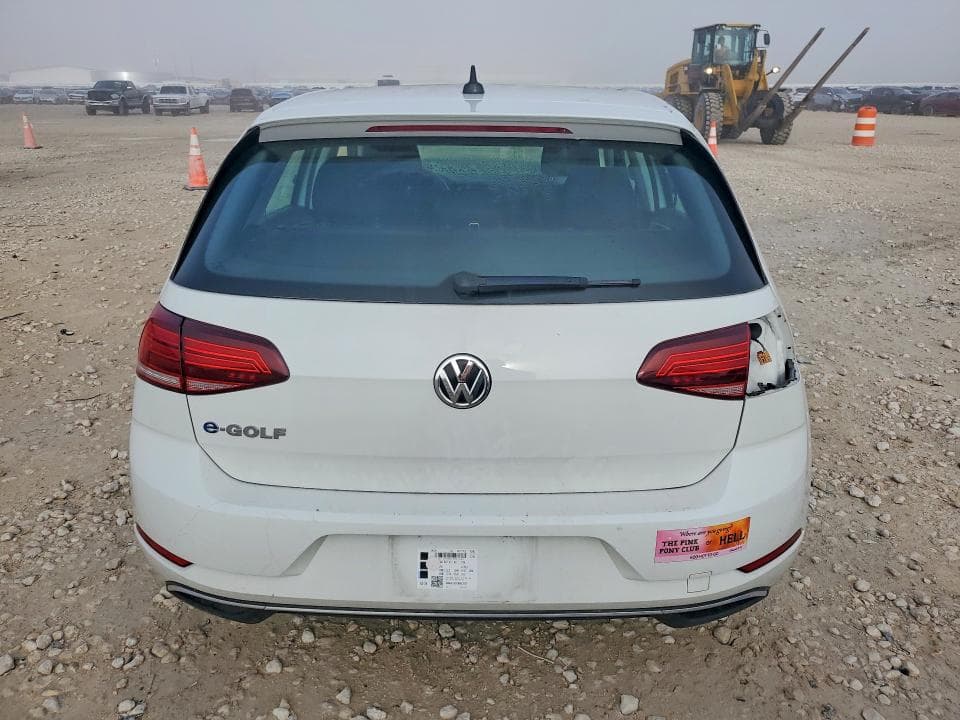 2017 VOLKSWAGEN E-GOLF SE 6