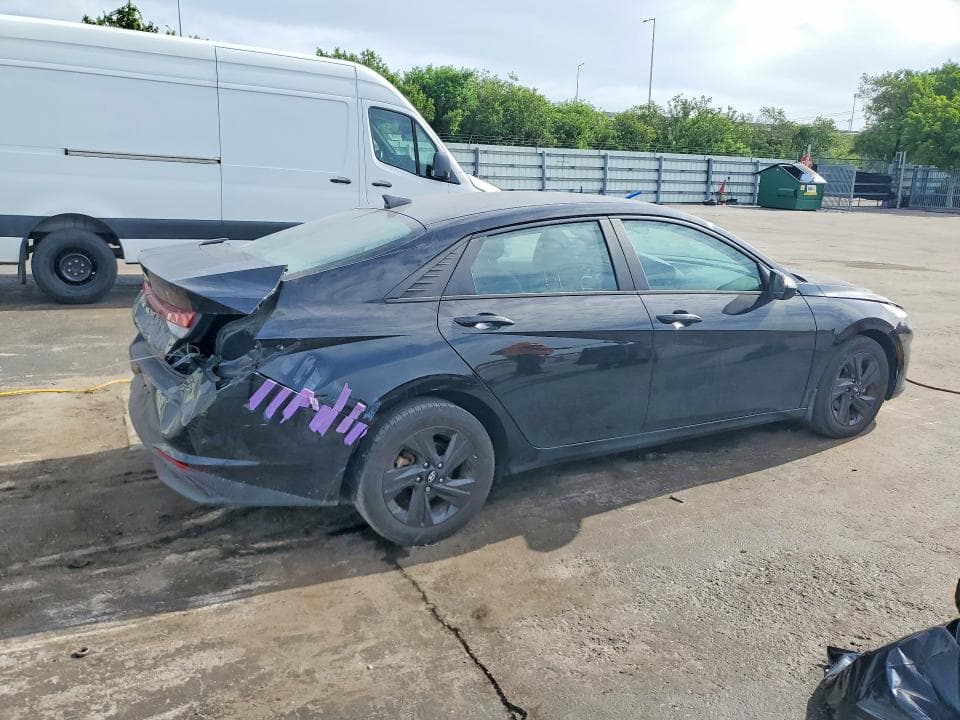2022 HYUNDAI ELANTRA SEL 3