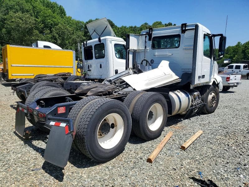 2025 VOLVO VNL VNL VNL 4