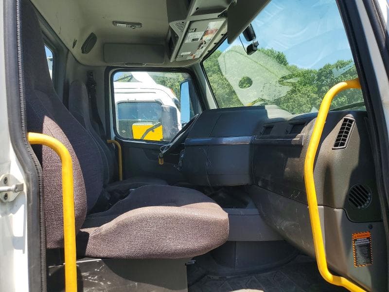 2025 VOLVO VNL VNL VNL 5