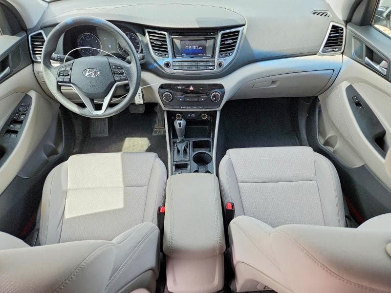 2017 HYUNDAI TUCSON SE SE 8