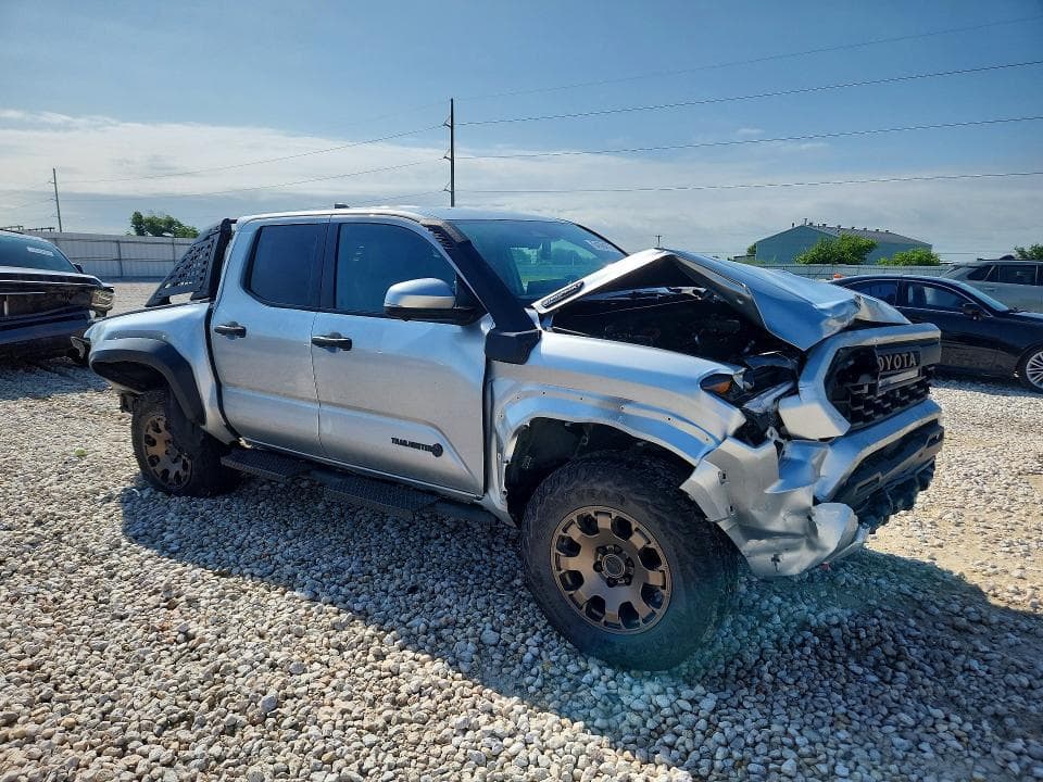 2025 TOYOTA TACOMA TRAILHUNTER HV 4