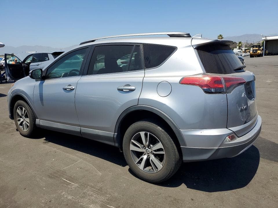 2017 TOYOTA RAV4 XLE 2