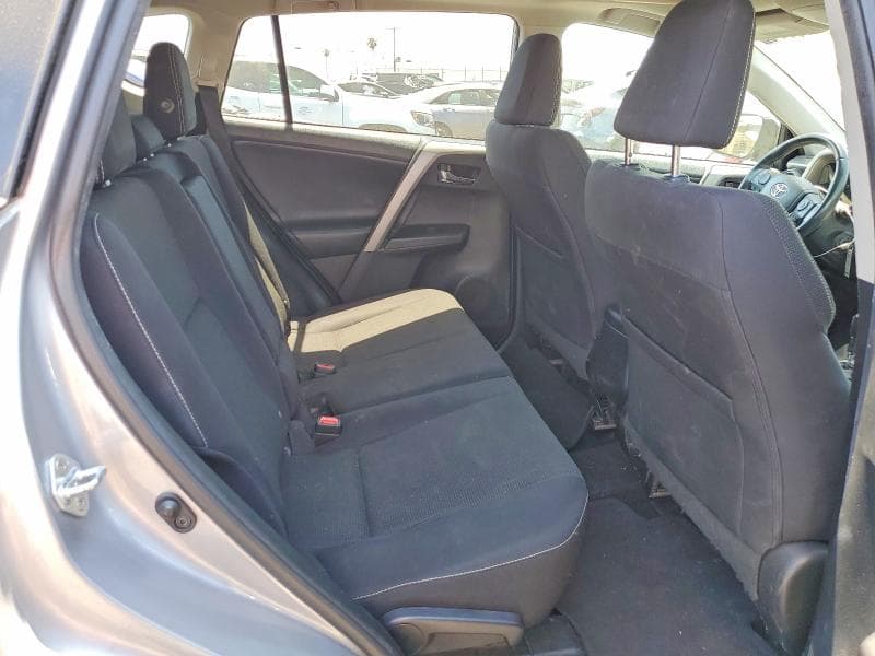 2017 TOYOTA RAV4 XLE 11
