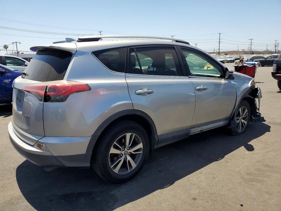 2017 TOYOTA RAV4 XLE 3
