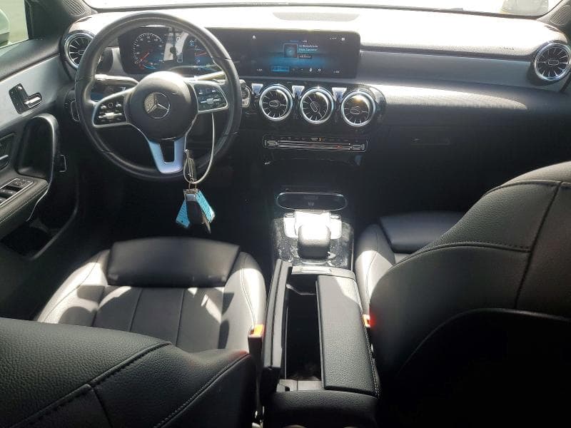 2022 MERCEDES-BENZ A 220 220 9