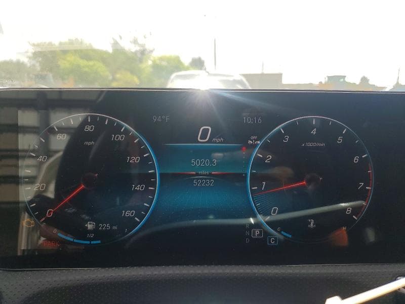 2022 MERCEDES-BENZ A 220 220 10