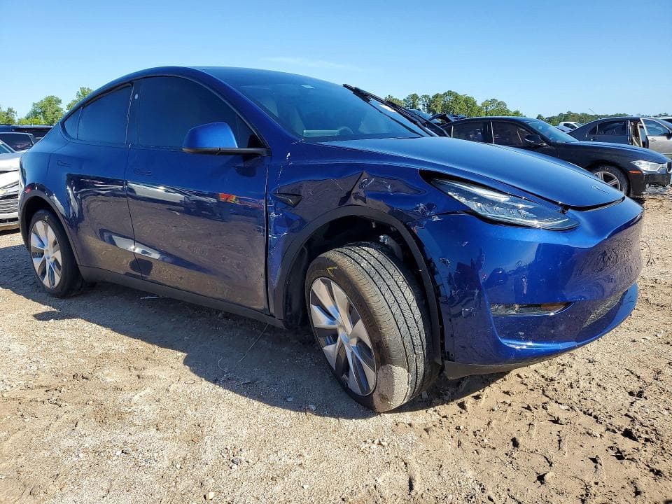 2023 TESLA MODEL Y 4