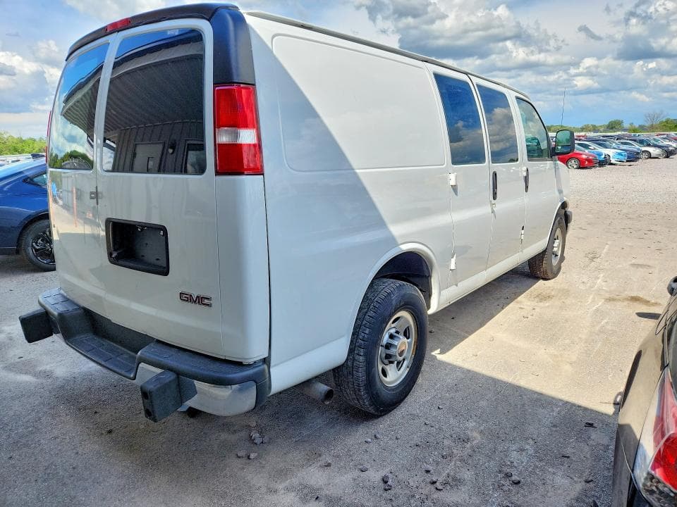 2021 GMC SAVANA G2500 3