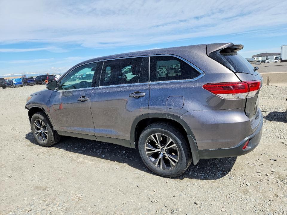 2019 TOYOTA HIGHLANDER LE 2