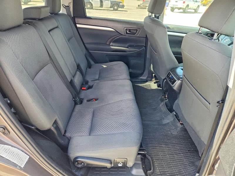 2019 TOYOTA HIGHLANDER LE 11