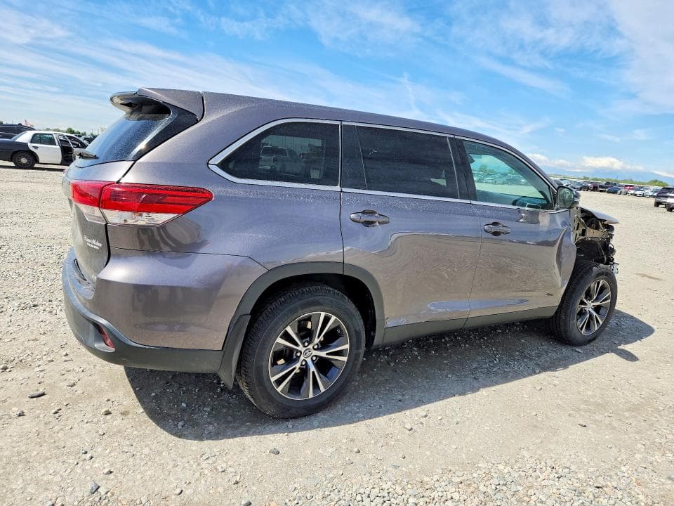 2019 TOYOTA HIGHLANDER LE 3