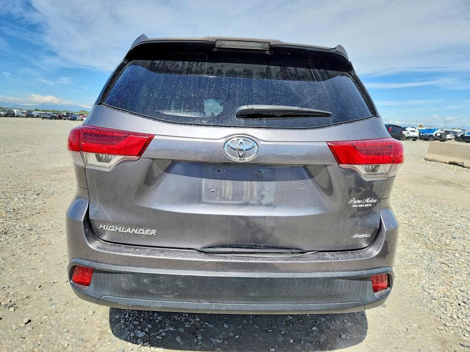 2019 TOYOTA HIGHLANDER LE 6