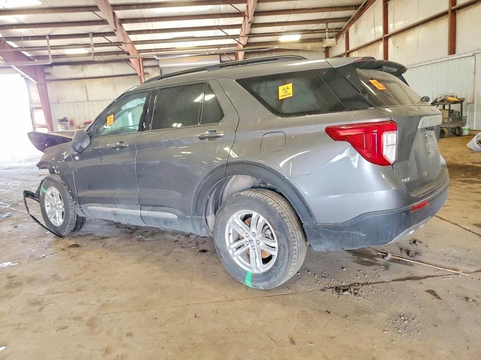2022 FORD EXPLORER XLT 2