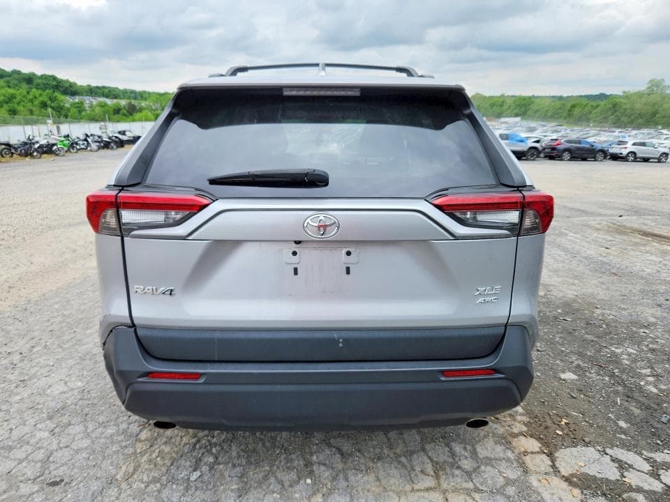 2024 TOYOTA RAV4 XLE 6