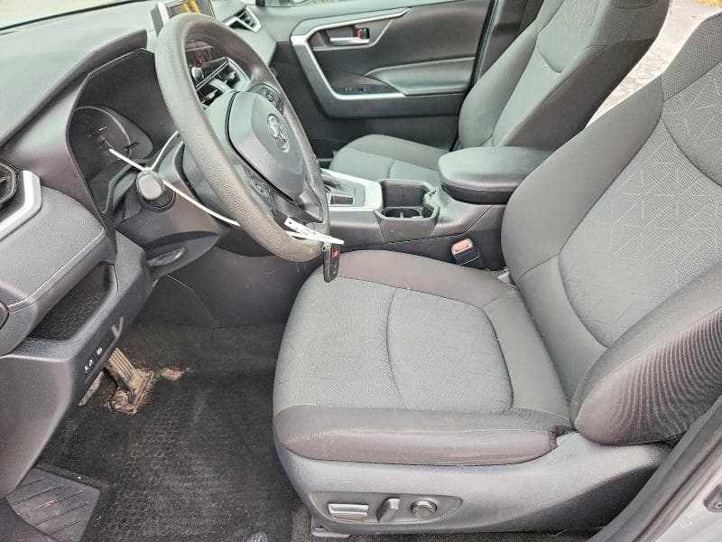 2024 TOYOTA RAV4 XLE 7