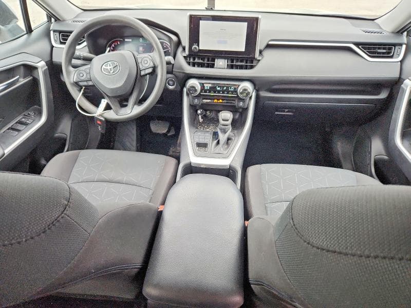 2024 TOYOTA RAV4 XLE 8