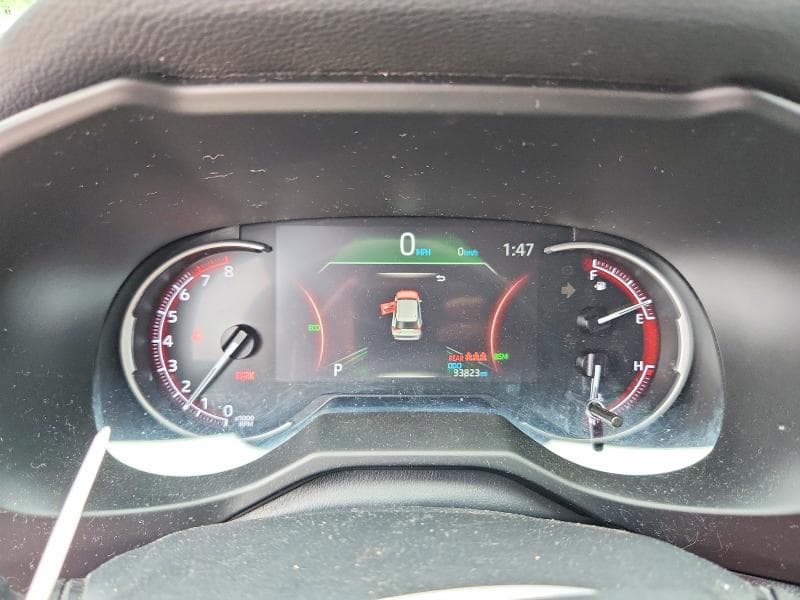 2024 TOYOTA RAV4 XLE 9