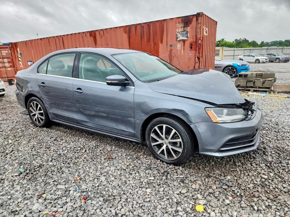 2017 VOLKSWAGEN JETTA SE 4