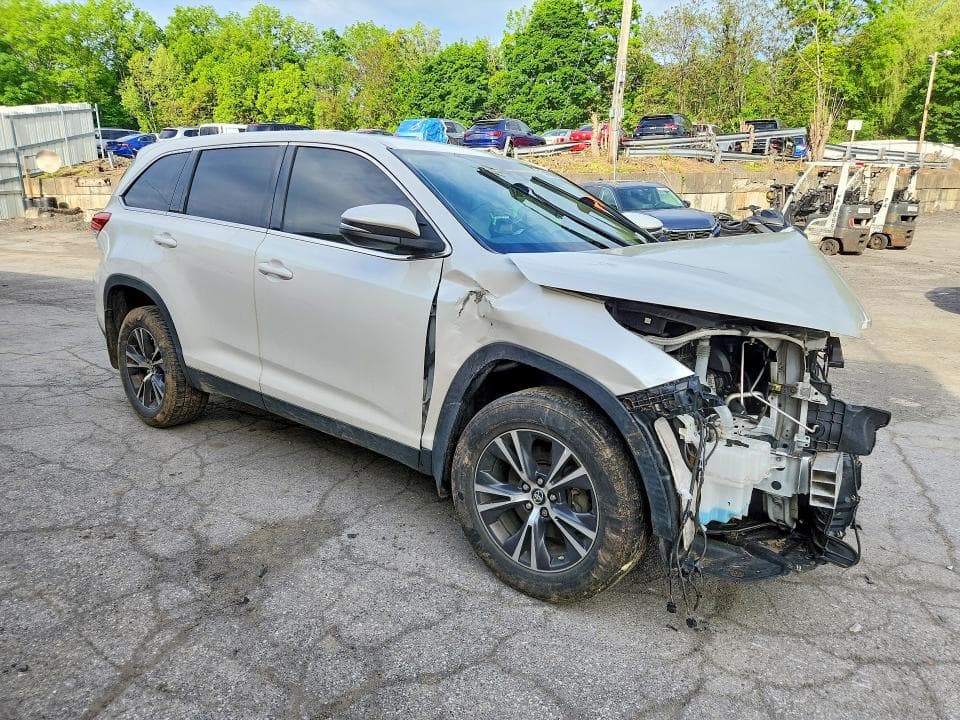2019 TOYOTA HIGHLANDER LE PLUS LE PLUS 5