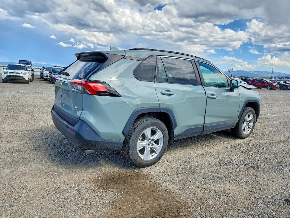 2021 TOYOTA RAV4 XLE XLE 3