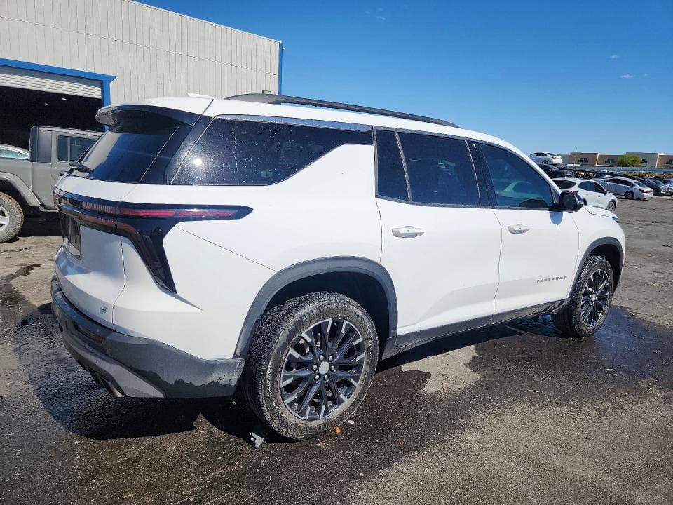 2024 CHEVROLET TRAVERSE LT 3