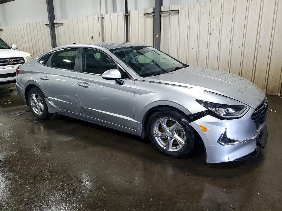 2022 HYUNDAI SONATA SE 4