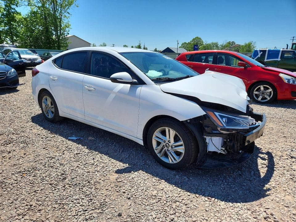 2020 HYUNDAI ELANTRA SEL 4
