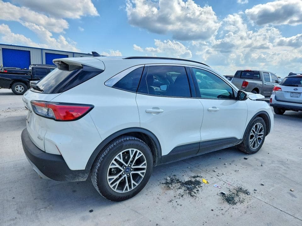 2020 FORD ESCAPE SEL 3